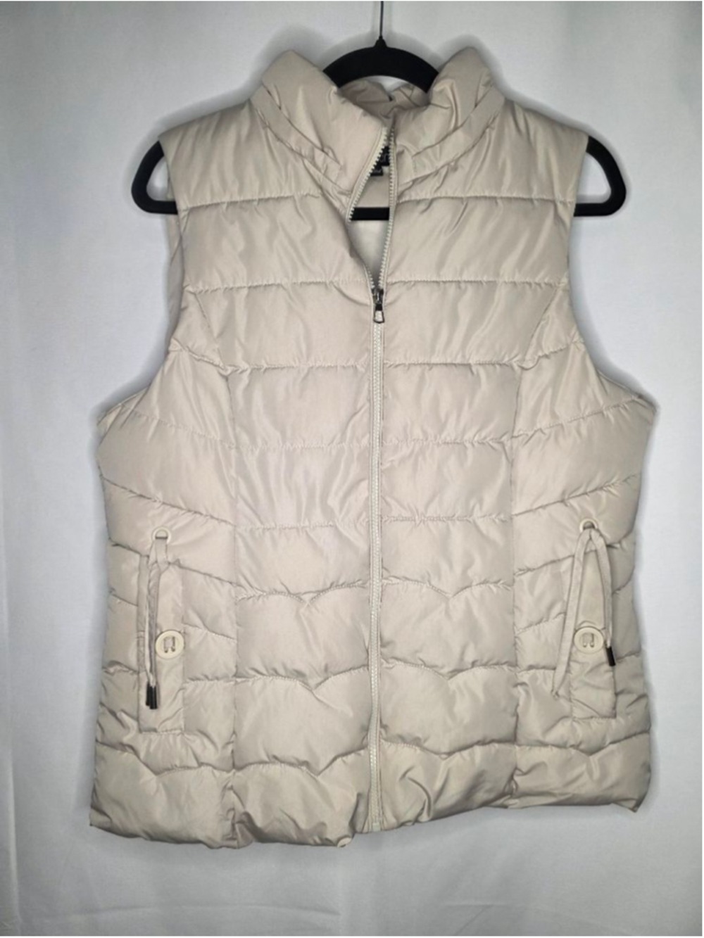 Papillon Women's Beige Puffer Vest Large